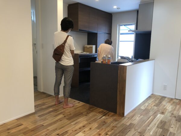 お施主様の手に！