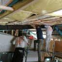 屋根工事を行う塗替え道場の職人