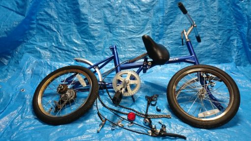 自転車　解体　塗装前
