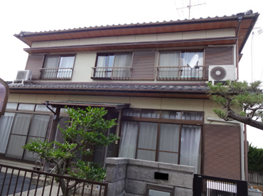 外壁塗装工事の施工前の写真